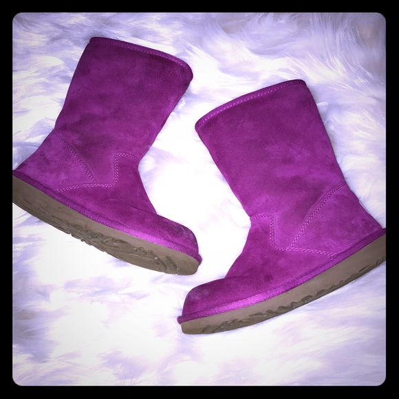 UGG Other - UGG. Girls Ugg Boots (FLAWED)